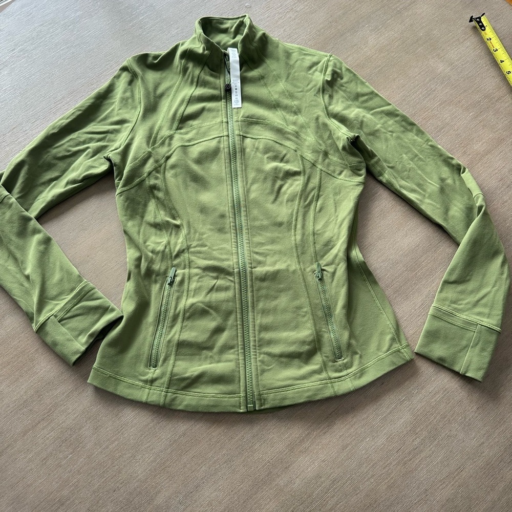 lululemon athletica Orange theory pea green  define Jacket soft stretchy 8 EUC